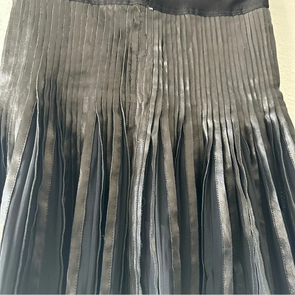 HERVE LEGER Leather Accordion MINI Skirt - Picture 6 of 7